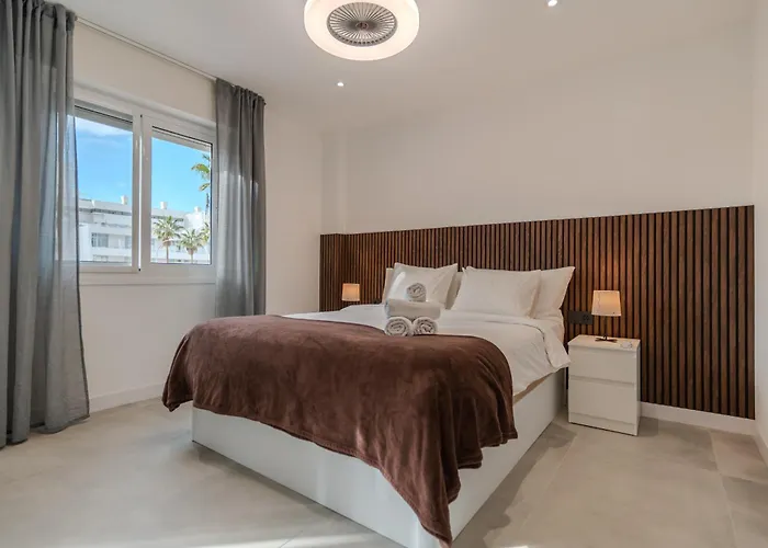 Moderno Con Piscina En Appartamento Costa Adeje (Tenerife)