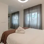 Moderno Con Piscina En Апартаменти Адехе