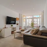 Moderno Con Piscina En Адехе