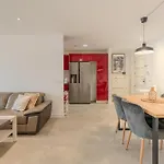 Moderno Con Piscina En * Адехе