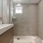 Moderno Con Piscina En Апартаменти *