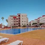 Moderno Con Piscina En Апартаменти