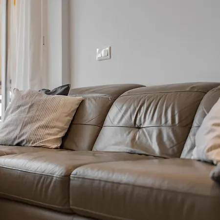 Apartment Moderno Con Piscina En *