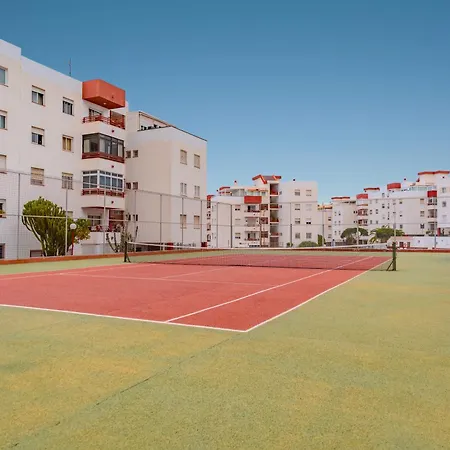 Apartment Moderno Con Piscina En *
