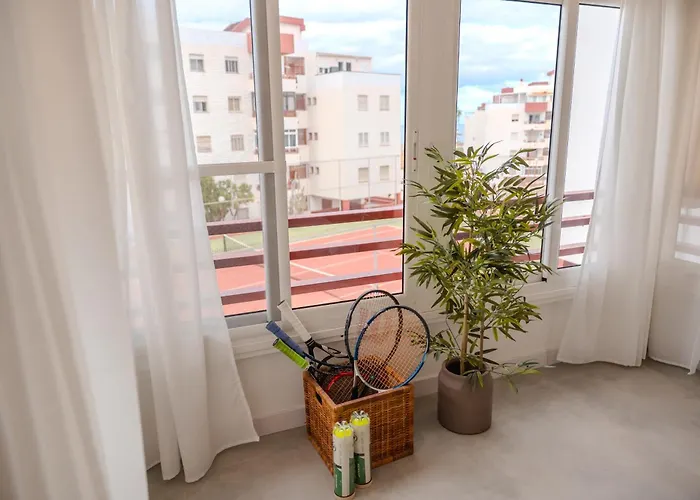 Moderno Con Piscina En Апартаменты