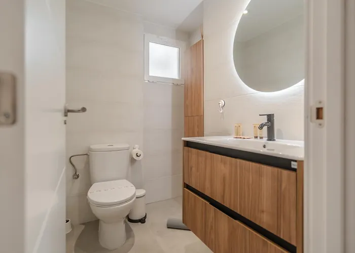 Moderno Con Piscina En Апартаменты Адехе