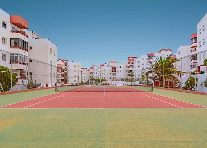 Moderno Con Piscina En Апартаменты *