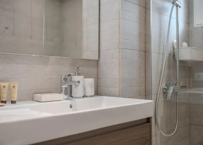 Moderno Con Piscina En Апартаменти Адехе