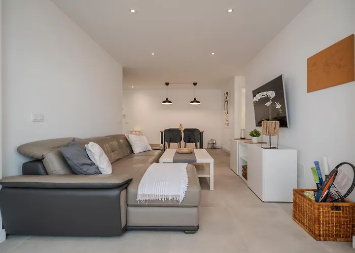 Moderno Con Piscina En Апартаменти *