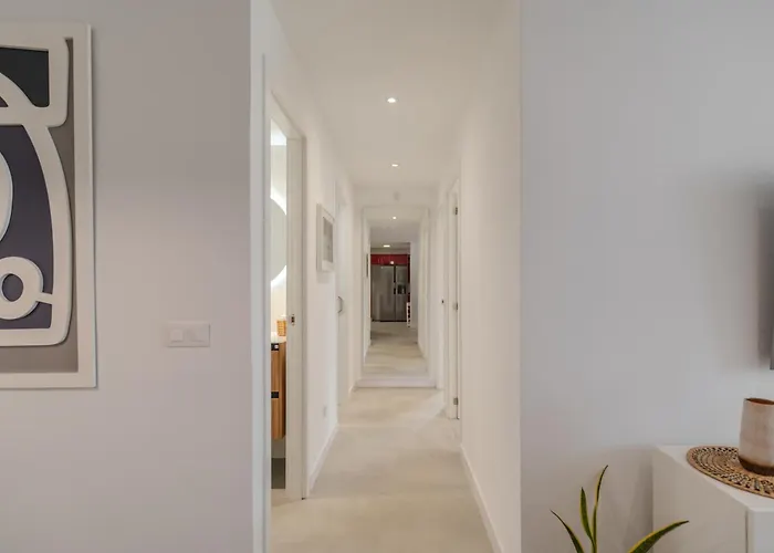 Moderno Con Piscina En Апартаменти *